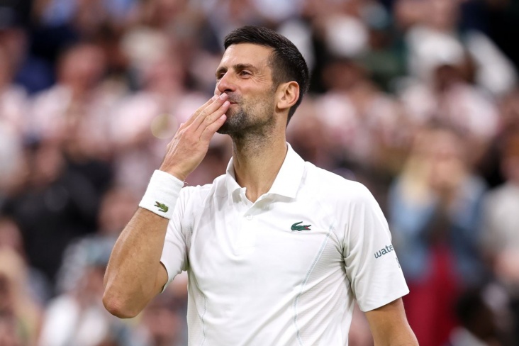 Novak Đoković osvojio 100. titulu na Vimbldonu Novak Đoković osvojio 100. titulu na Vimbldonu
