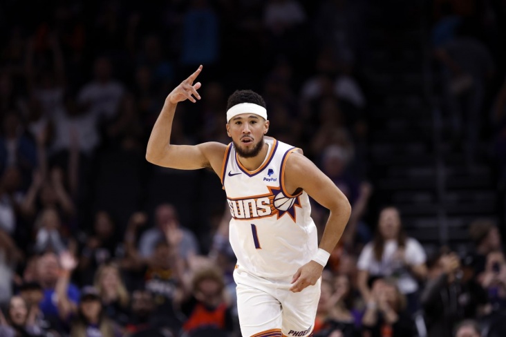 Buker dobija rekordnu godišnju platu za produženje ugovora u NBA Buker dobija rekordnu godišnju platu za produženje ugovora u NBA